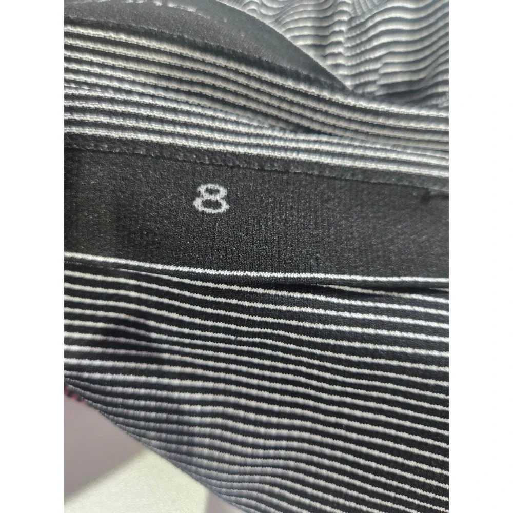 Lululemon Swiftly Tech Long Sleeve Women Size 8 Black White Striped Thumbholes‎